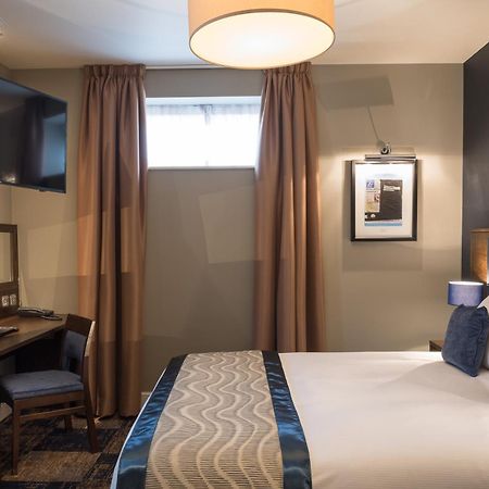 The John Russell Fox Wetherspoon Otel Andover Dış mekan fotoğraf
