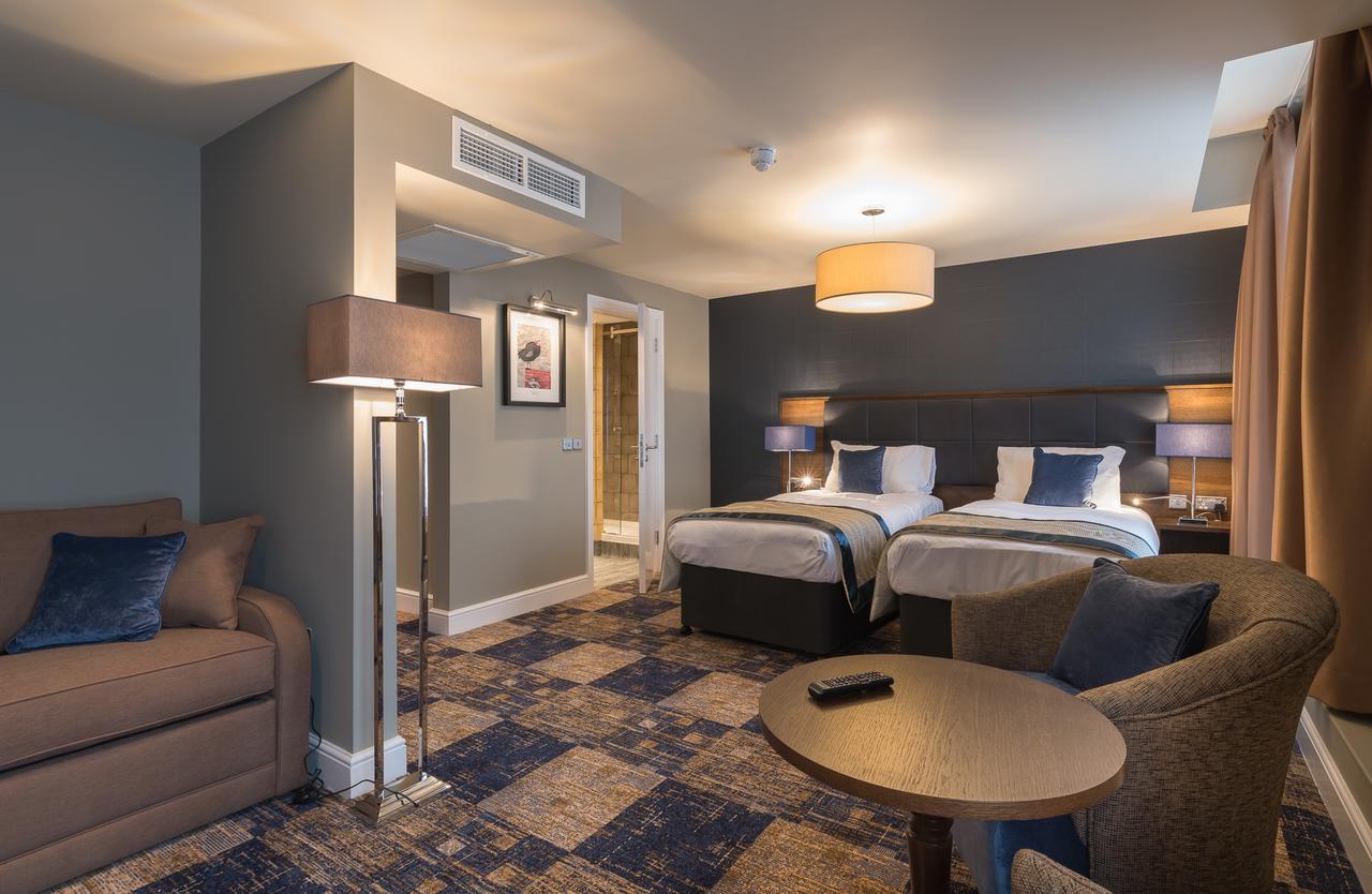 The John Russell Fox Wetherspoon Otel Andover Dış mekan fotoğraf