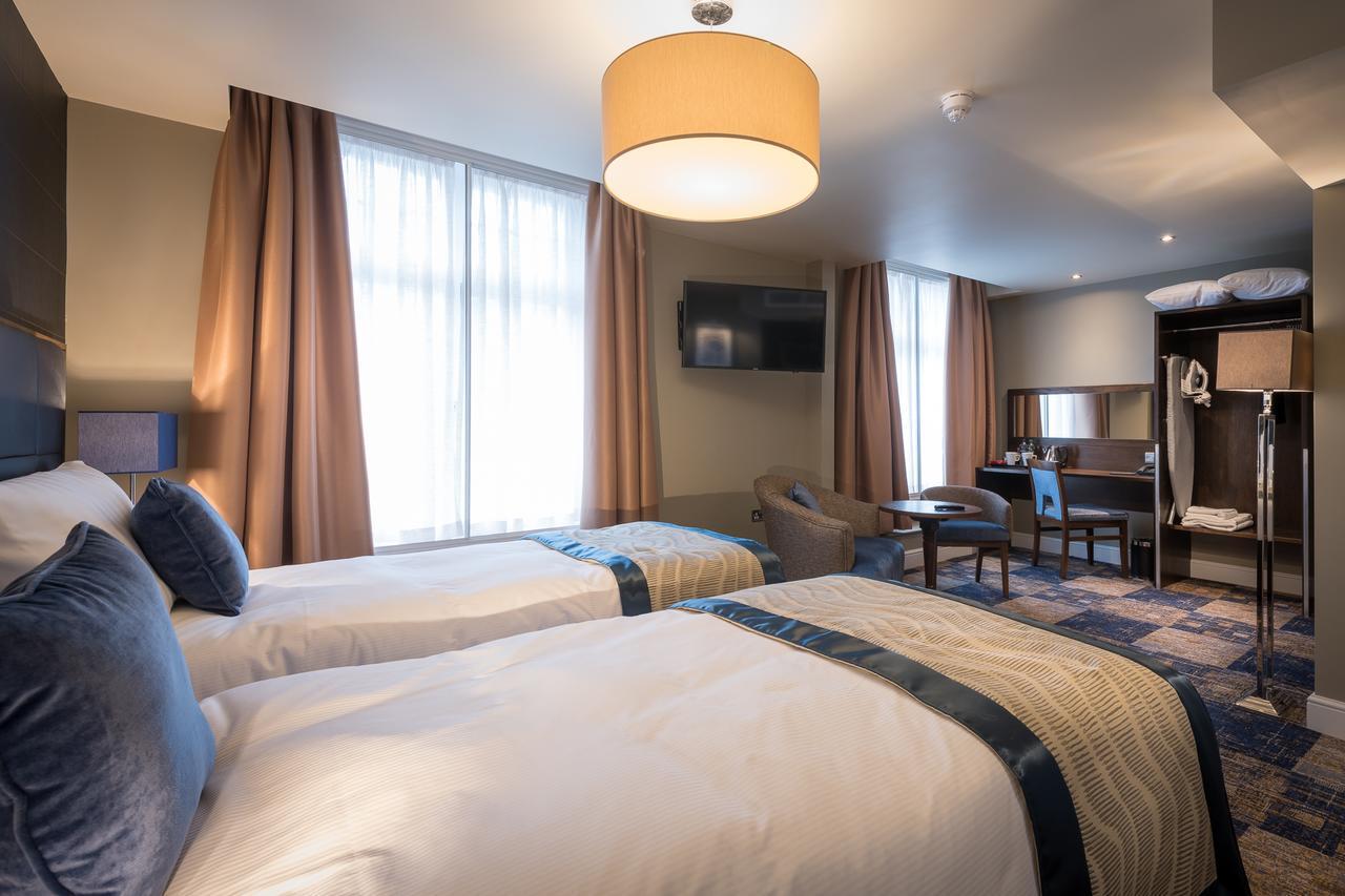 The John Russell Fox Wetherspoon Otel Andover Dış mekan fotoğraf