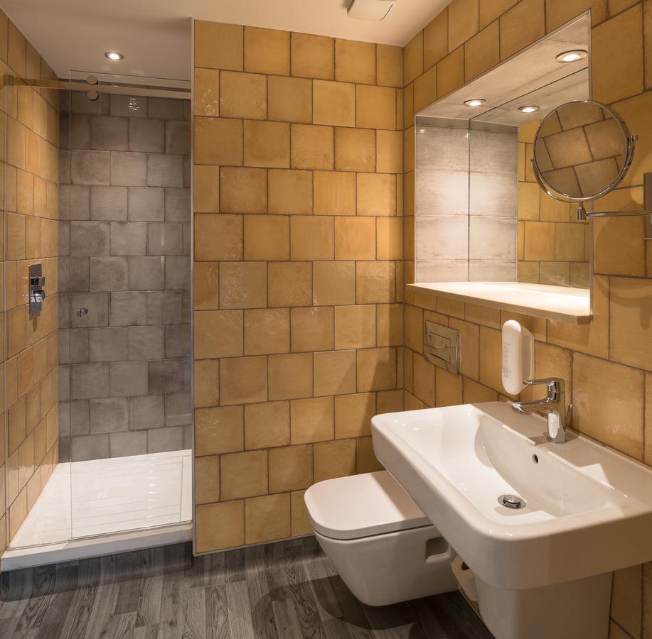 The John Russell Fox Wetherspoon Otel Andover Dış mekan fotoğraf