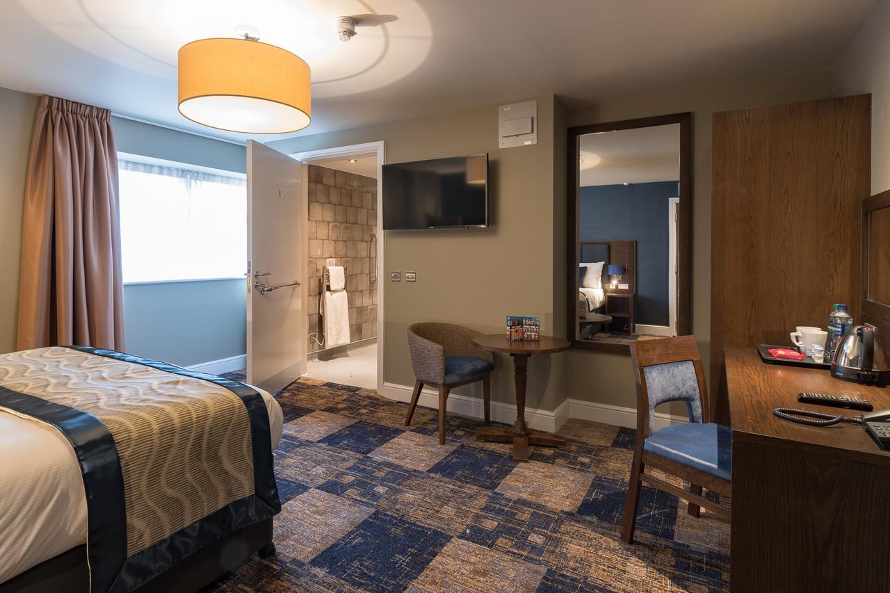 The John Russell Fox Wetherspoon Otel Andover Dış mekan fotoğraf