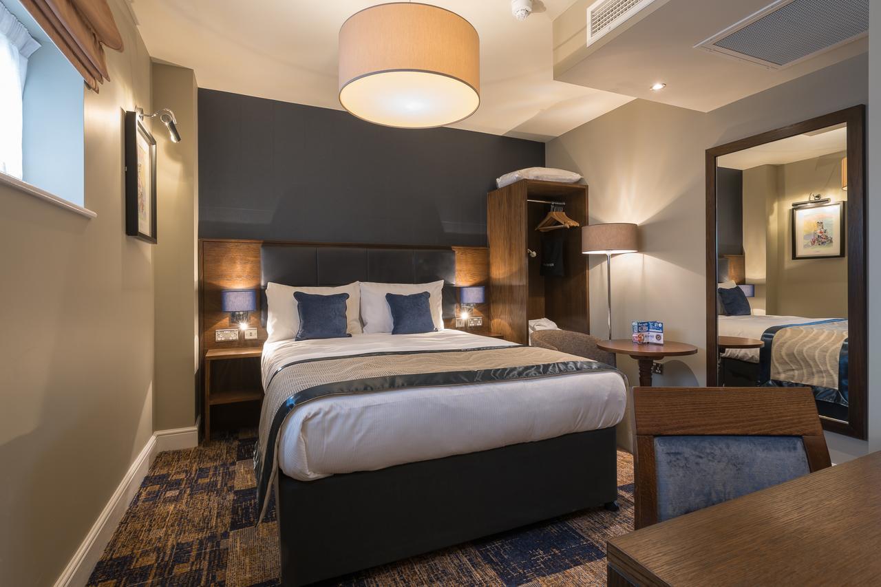 The John Russell Fox Wetherspoon Otel Andover Dış mekan fotoğraf