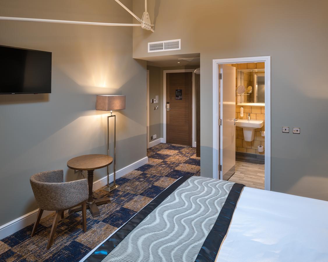 The John Russell Fox Wetherspoon Otel Andover Dış mekan fotoğraf