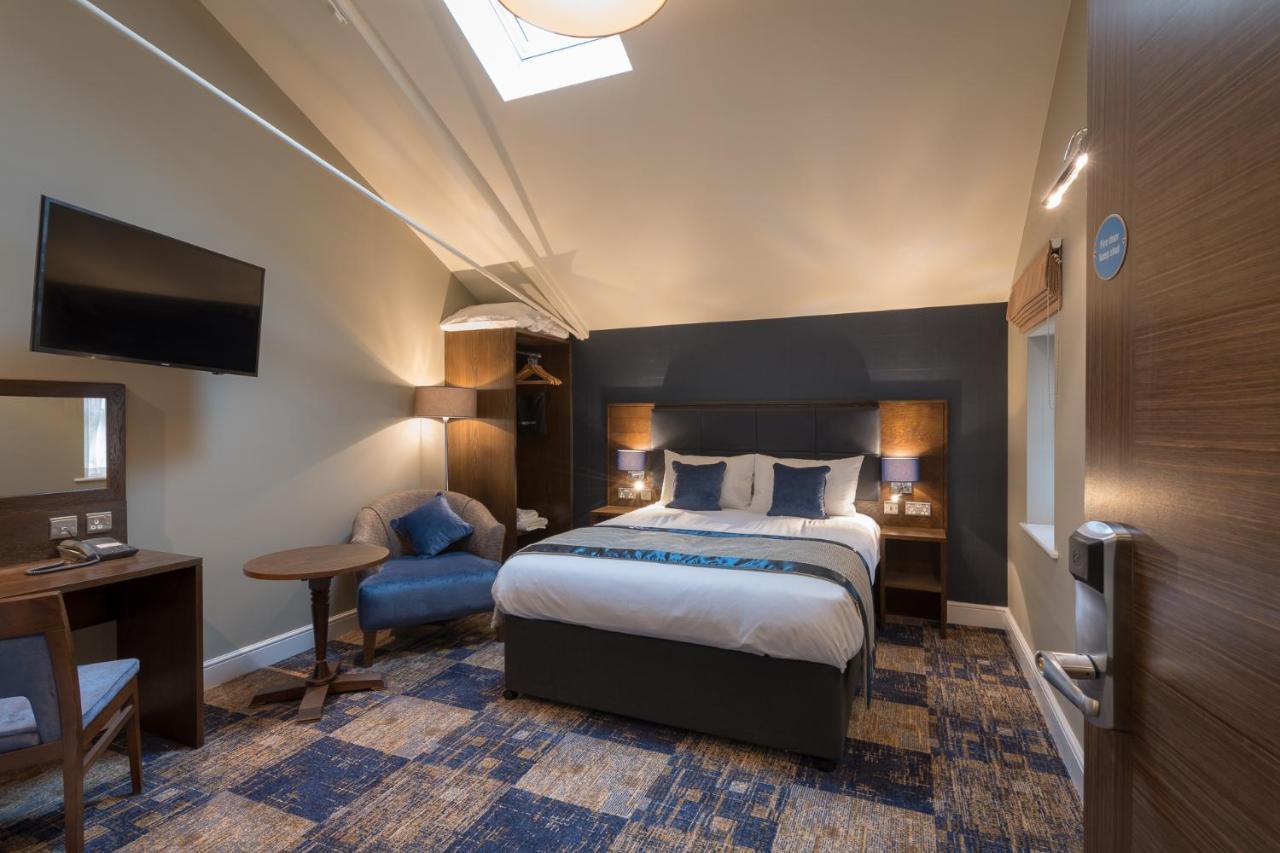 The John Russell Fox Wetherspoon Otel Andover Dış mekan fotoğraf
