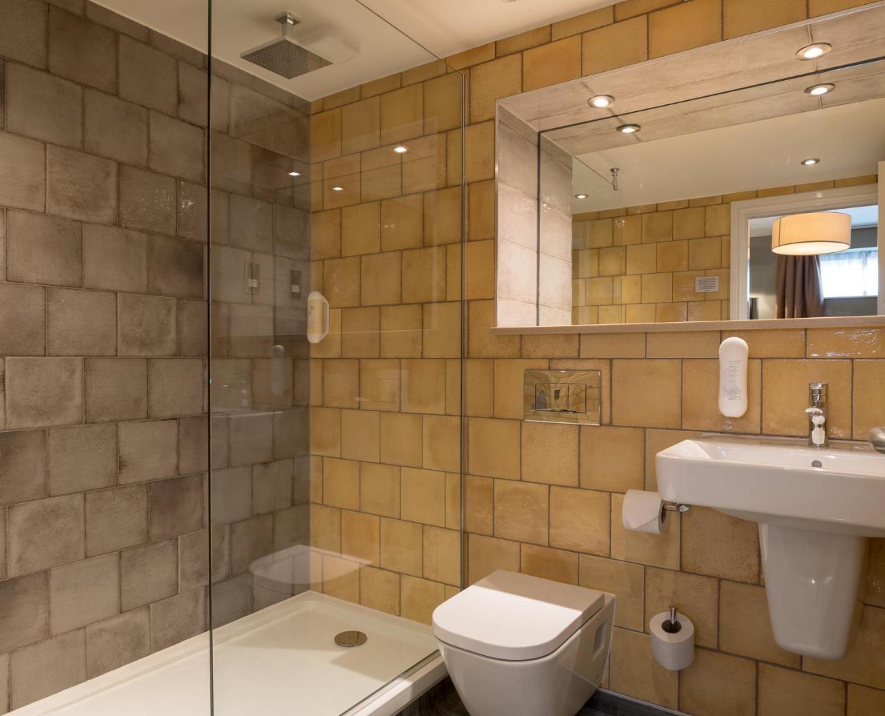 The John Russell Fox Wetherspoon Otel Andover Dış mekan fotoğraf